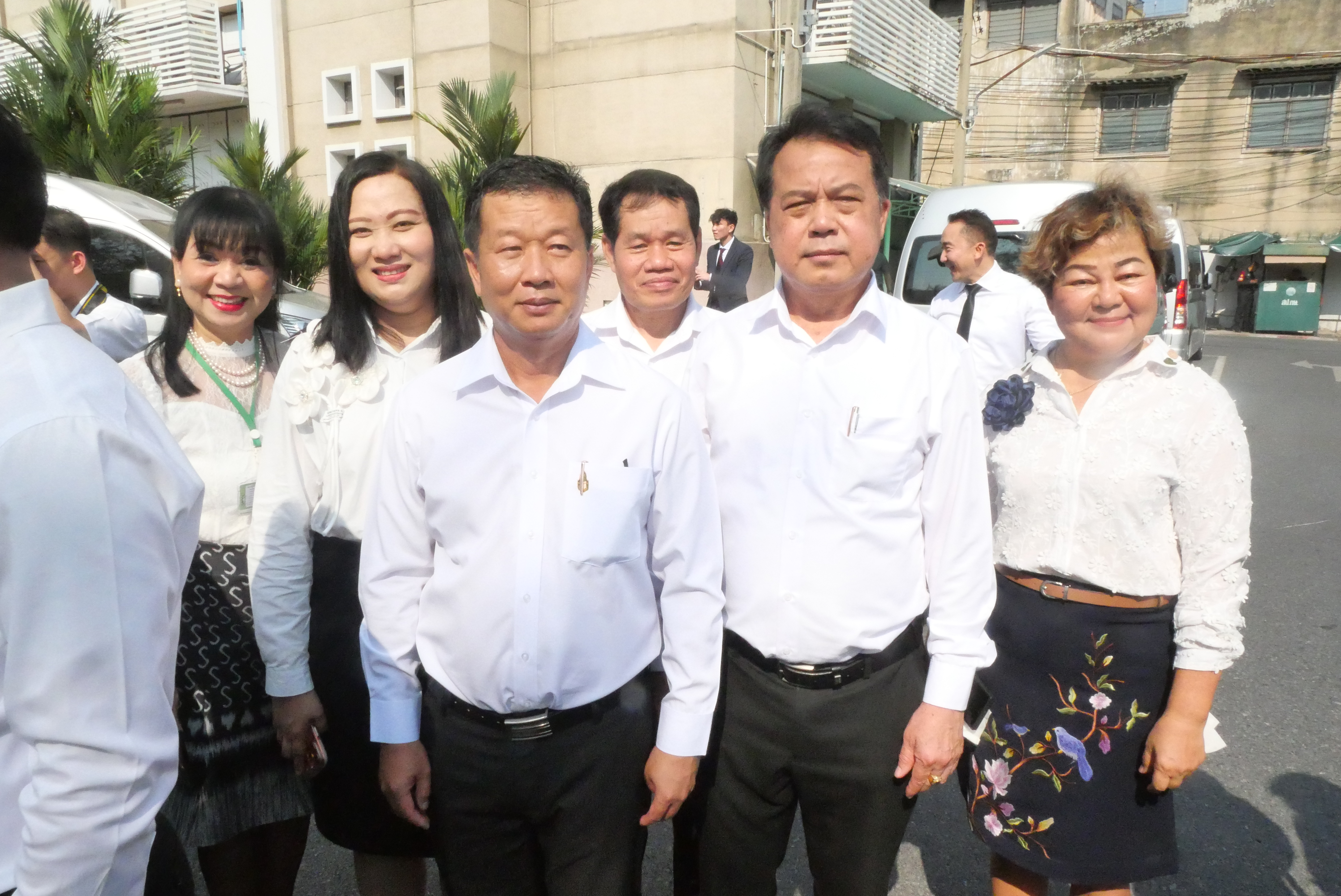 title - คณะผู้บริหาร ส.ป.ก. ร่วมพิธีสักการะสิ่งศักดิ์สิทธิ์ประจำกระทรวงเกษตรและสหกรณ์ ในโอกาสเข้ารับตำแหน่งของรัฐมนตรีว่าการกระทรวงเกษตรและสหกรณ์ และรัฐมนตรีช่วยว่าการกระทรวงเกษตรและสหกรณ์ 